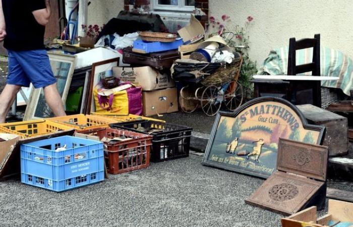What are the July garage sales in Yonne?