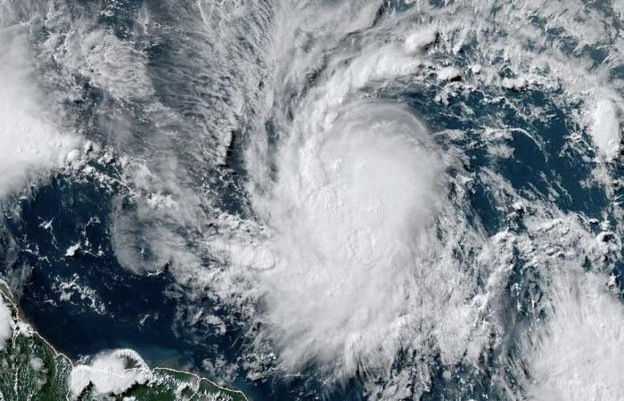 In the Antilles, Beryl becomes the first hurricane of the season and threatens Martinique