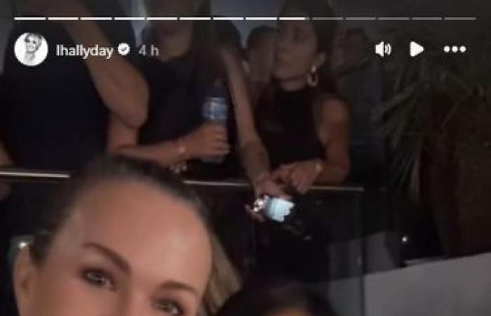 Laeticia Hallyday at a party with Joy, in the family nightclub in Cap d’Agde