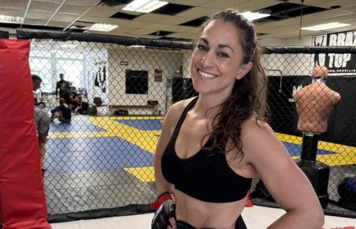 6 months after giving birth, she returns to the ring in Vegas