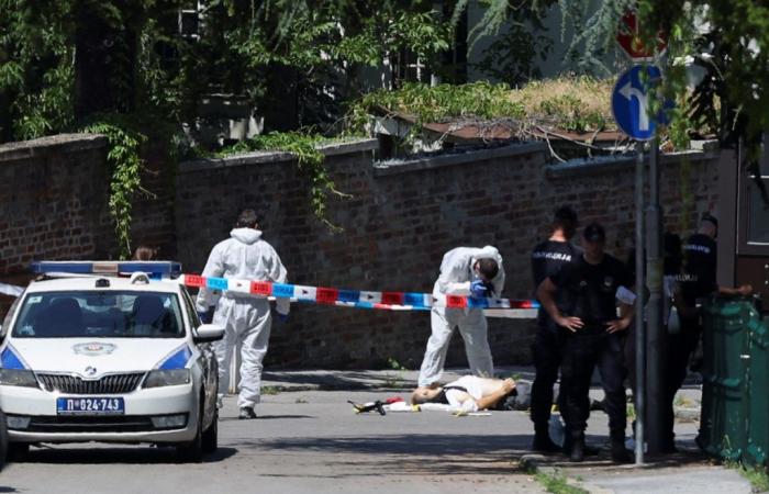 police officer injured in front of Israeli embassy in Belgrade, assailant shot dead