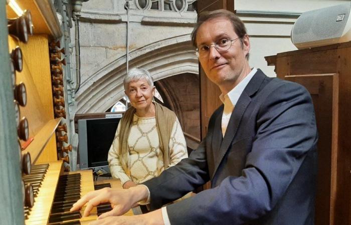 A music teacher in a college, he is also the organist of Sées Cathedral.