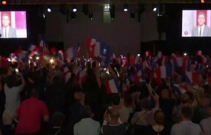 In Hénin-Beaumont, at Marine Le Pen, tears of joy and Marseillaise