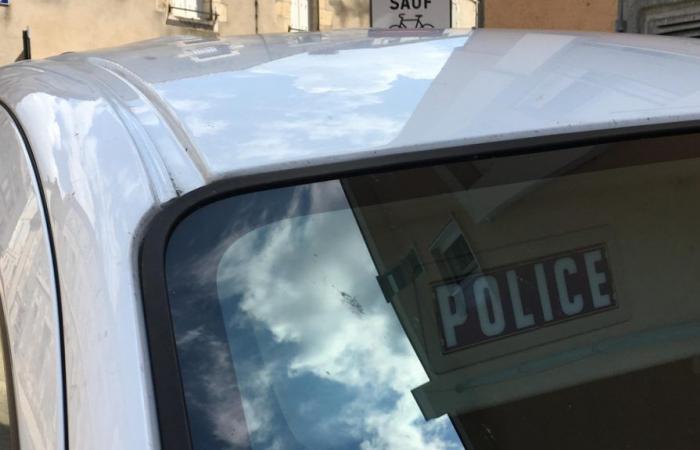 he jumps out of the stolen Clio to escape the police in Poitiers