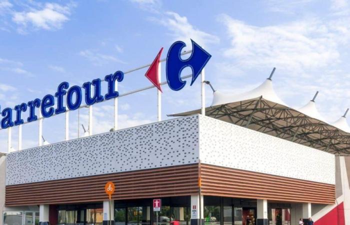 Carrefour brings out a table for dining for 4 in the garden for less than 25 euros