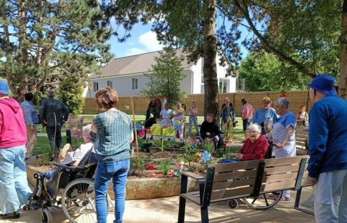 “An intergenerational space”, the Avranches nursing home welcomes a 1,200 m² sensory garden