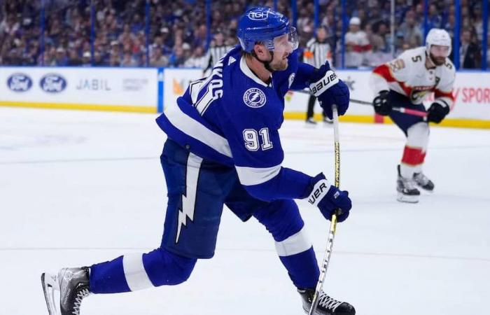 Stamkos and Marchessault sign with the Predators