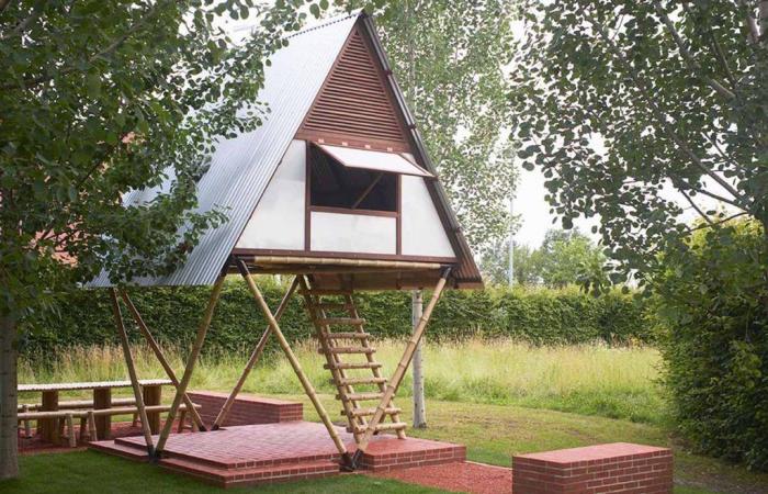 Khudia Bari: A small A-frame house on stilts to protect residents from flooding