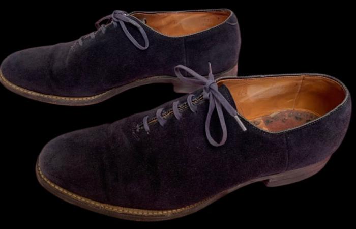 Elvis Presley’s Blue Suede shoes sold for more than 140,000 euros at auction