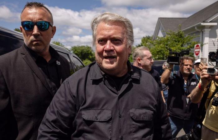 Former Trump Adviser Steve Bannon Arrives in Prison