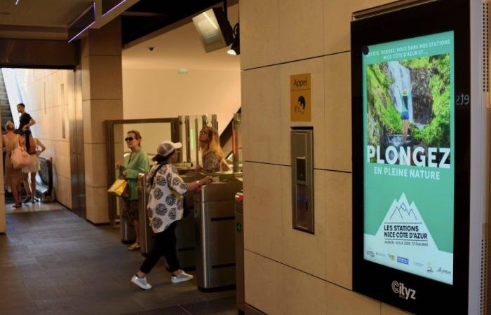 “Digital is not the replica of a poster”: how display is managed in public transport in Nice
