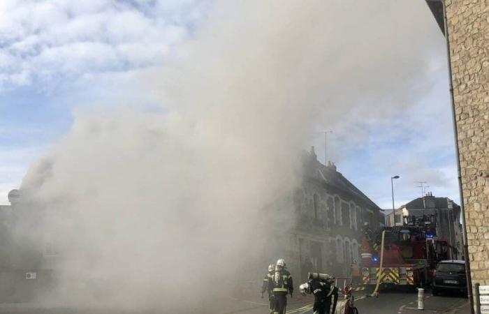Major house fire underway in the centre of Fougères: 40 firefighters on site
