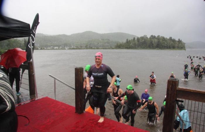 IRONMAN 70.3 Mont-Tremblant | Chaos during the swimming event
