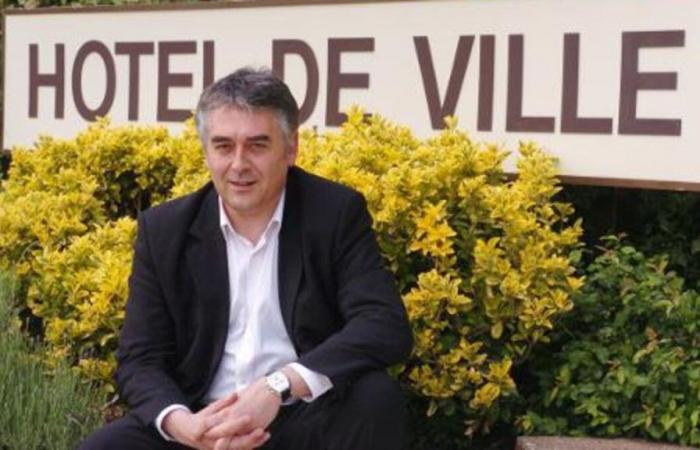 Legislative elections: “Disgusted”, the LR-RN mayor of Cholet Gilles Bourdouleix qualified for the second round withdraws his candidacy