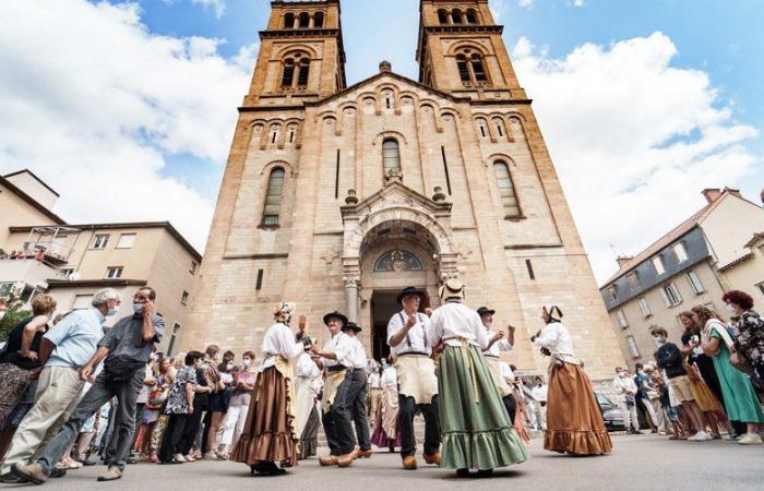 A first folklore round organized at the beginning of July in Millau
