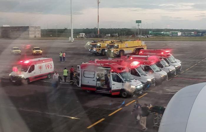 Passengers on the flight that made an emergency landing have reached their final destination