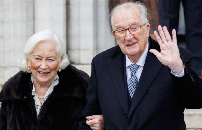 65 years of marriage for Albert and Paola: the former sovereigns reunite their family in the South