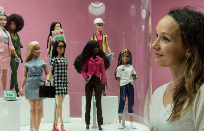 United Kingdom. A Barbie event exhibition from Friday, more than 180 dolls in the spotlight