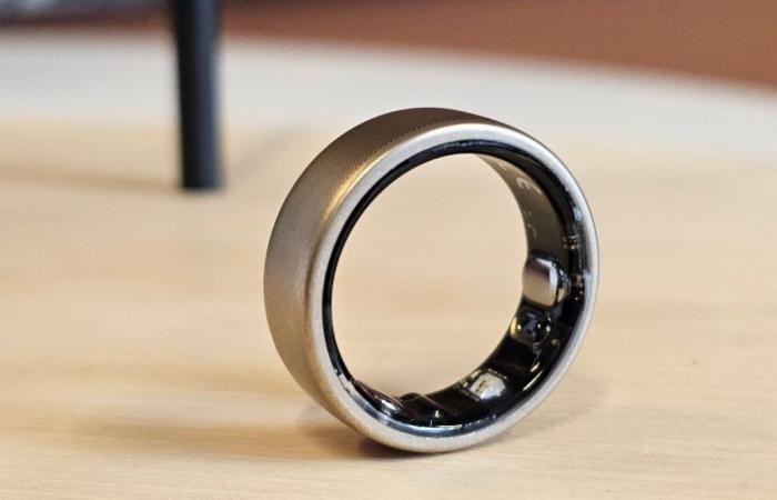 We took in hand this connected ring which wants to compete with the Galaxy Ring