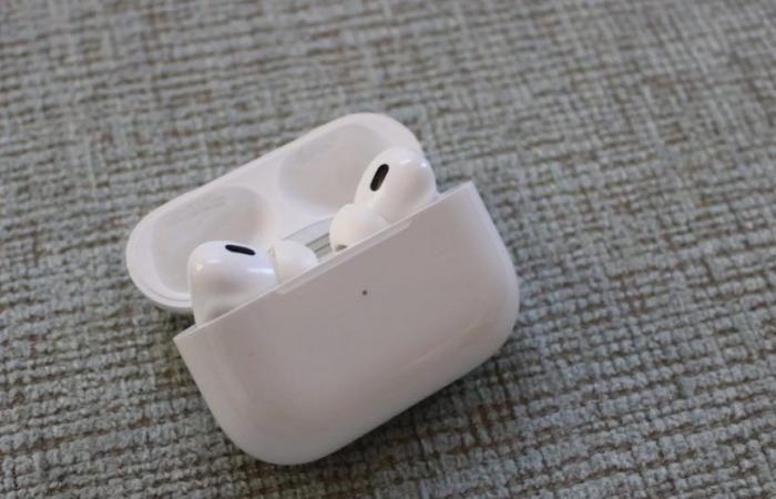 Apple reportedly launching AirPods with cameras in 2026