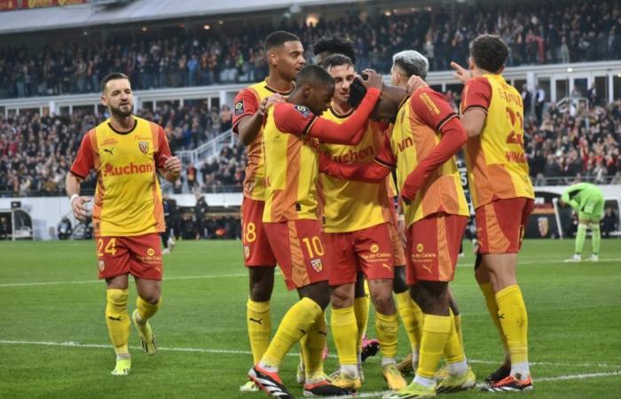 Where does RC Lens stand before starting its 63rd Ligue 1 season compared to the others?