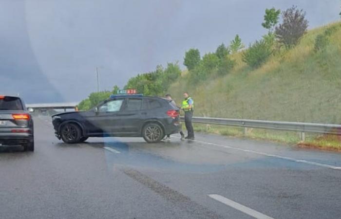 Sarthe. Car vs. heavy goods vehicle accident: A28 motorway blocked