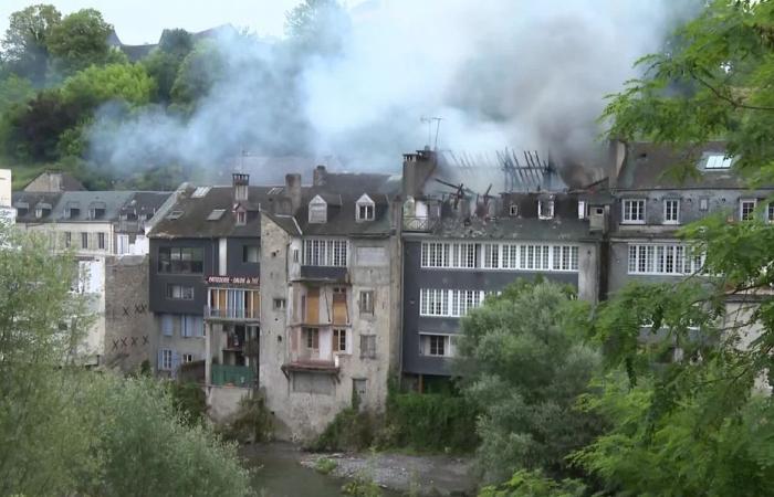 IN PICTURES. An impressive fire ravages a building in the city center of Oloron-Sainte-Marie