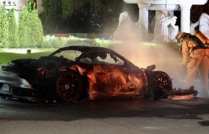 Vehicle targeted by arson attack in Montreal