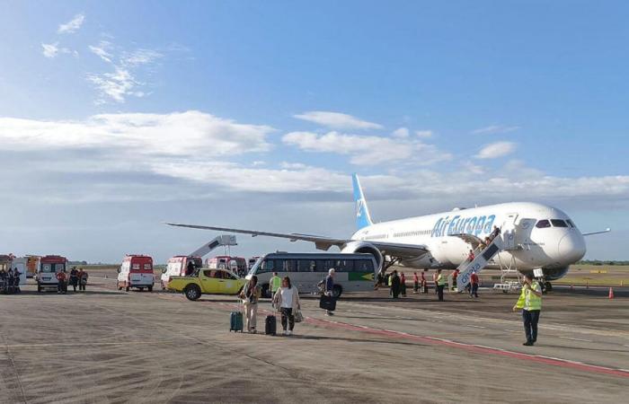 ‘We thought we were going to die’: What we know about the emergency landing of an Air Europa Boeing in Brazil