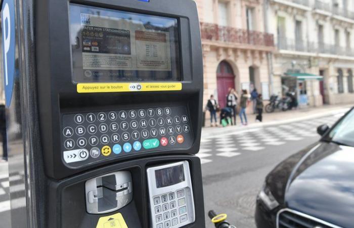 Paid on-street parking is gaining ground in the city centre of Sète