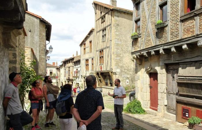 Sensory guided tour of medieval Parthenay CIAP Parthenay Wednesday July 24, 2024