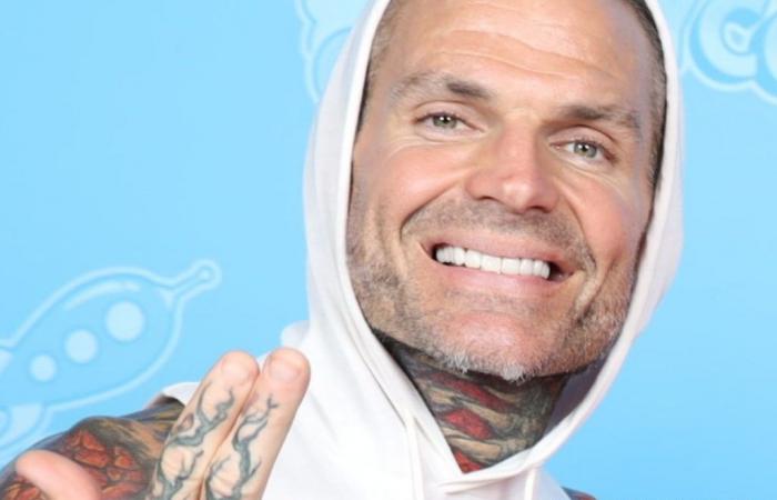 Tweets of the week: Randy Orton’s high IQ, Jeff Hardy sings and more!