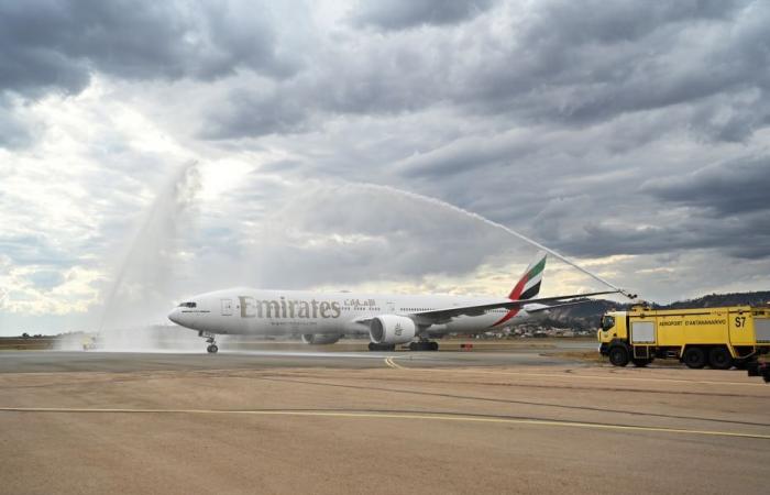 Emirates
      debuts
      service
      to
      Madagascar