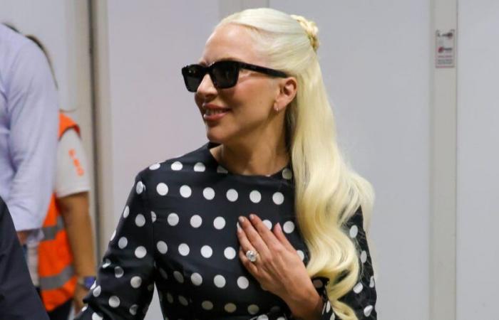 Lady
      Gaga’s
      Stunning
      Engagement
      Ring:
      All
      the
      Details