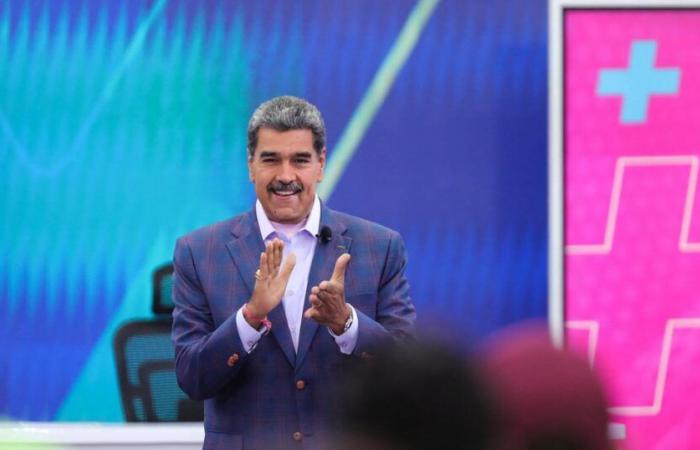 Nicolas
      Maduro
      brings
      forward
      the
      opening
      of
      Christmas
      festivities
      to
      October
      1