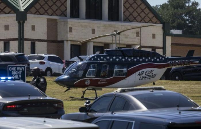 Shooting
      at
      US
      high
      school
      leaves
      at
      least
      four
      dead,
      suspect
      arrested