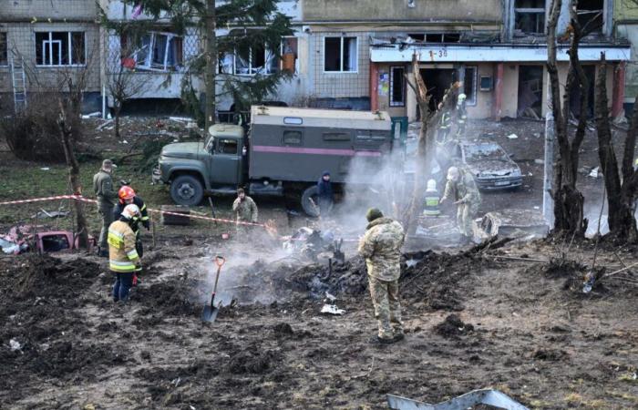 At
      least
      seven
      dead
      including
      three
      children
      and
      23
      injured
      after
      Russian
      strikes
      on
      Lviv