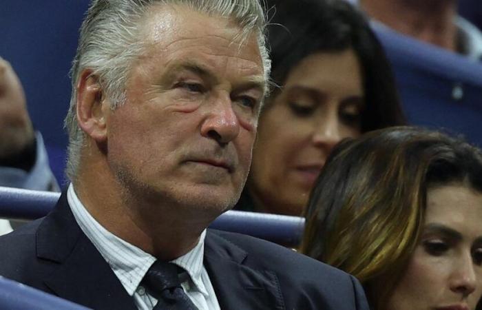 Prosecutor
      challenges
      Alec
      Baldwin’s
      mistrial