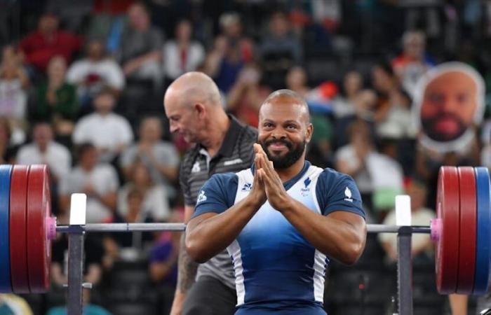 JParis
      2024
      Paralympic
      Games
      |
      Para
      powerlifting:
      One
      world
      record,
      two
      paralympic
      records
      but
      no
      French
      medal
      on
      the
      first
      day
      of
      competition