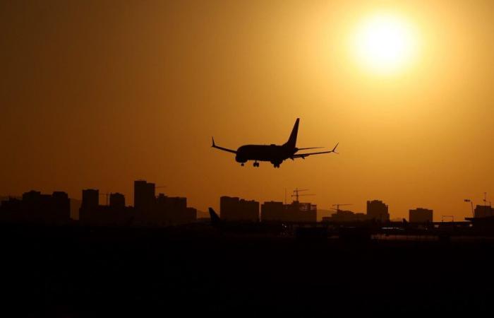 The
      city
      of
      Phoenix
      has
      spent
      more
      than
      a
      hundred
      days
      in
      a
      row
      at
      over
      37.8°C