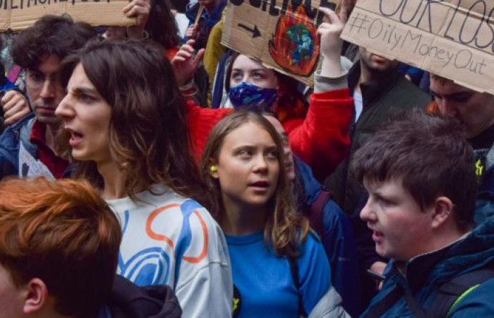 Greta
      Thunberg
      arrested
      at
      pro-Palestine
      Gaza
      protest
      in
      Denmark