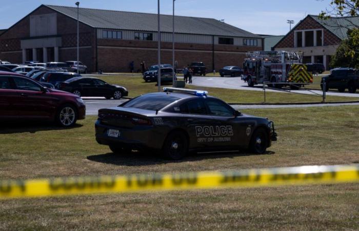 Donald
      Trump
      and
      Kamala
      Harris
      react
      to
      Georgia
      high
      school
      shooting