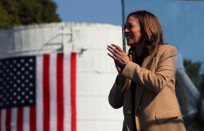 Top
      super
      PAC
      backing
      Kamala
      Harris
      to
      accept
      cryptocurrency
      donations