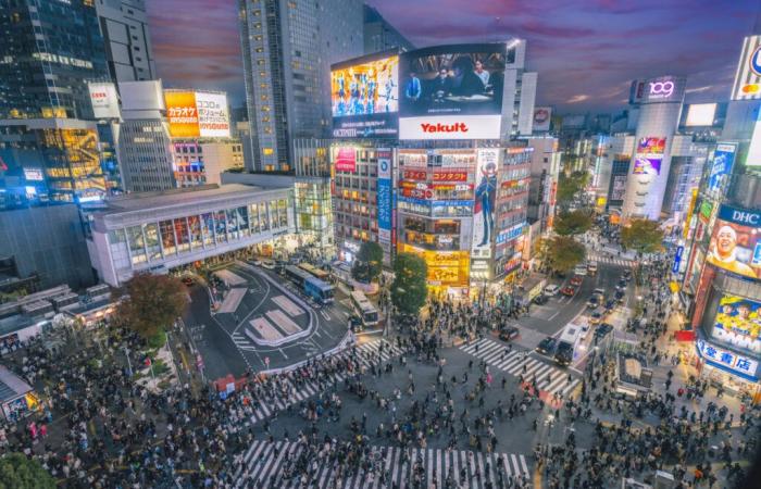 As
      many
      inhabitants
      as
      in
      Canada,
      Michelin
      guide,
      Edo…
      Welcome
      to
      Tokyo,
      the
      most
      populated
      city
      in
      the
      world