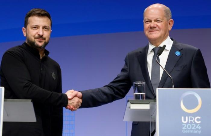 Under
      pressure,
      Zelensky
      tries
      to
      mobilize
      his
      allies
      in
      Germany