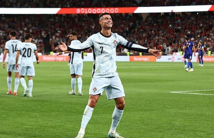 Cristiano
      Ronaldo
      becomes
      first
      player
      in
      football
      history
      to
      score
      900
      GOALS
      after
      cool
      finish
      for
      Portugal
      against
      Croatia