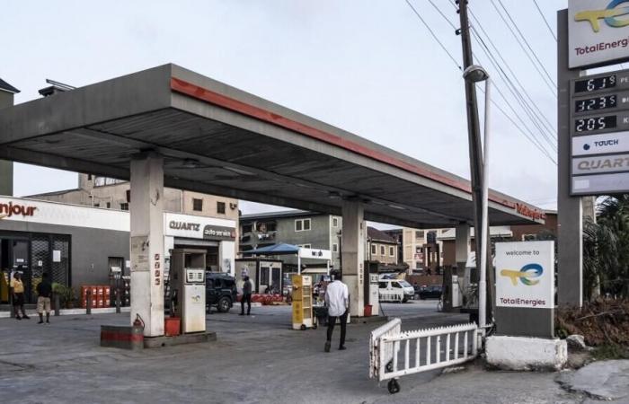 Nigerians
      face
      fuel
      price
      hike