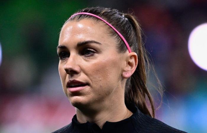 USWNT
      Star
      Alex
      Morgan
      Announces
      Retirement,
      Pregnancy