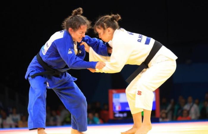 a
      golden
      outing
      and
      a
      silver
      medal
      for
      Sandrine
      Martinet
      in
      para
      judo