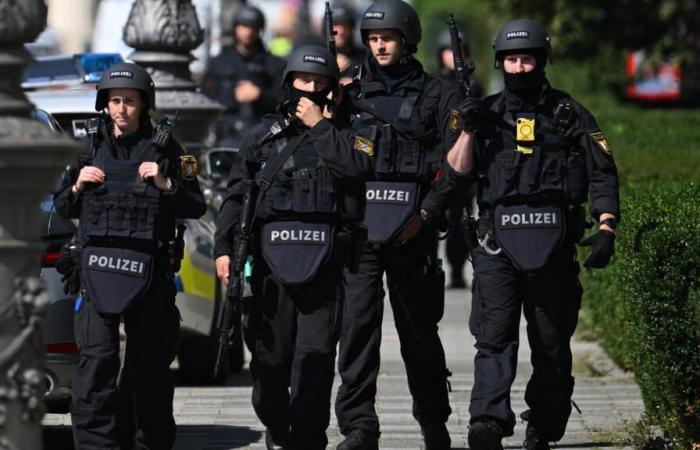 Armed
      attack
      near
      Israeli
      Consulate
      General
      in
      Munich